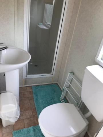 Willa Dotty By The Sea, 27 Bw, St Osyth Beach - Price Is Whole Caravan With Field Views Saint Osyth Zewnętrze zdjęcie