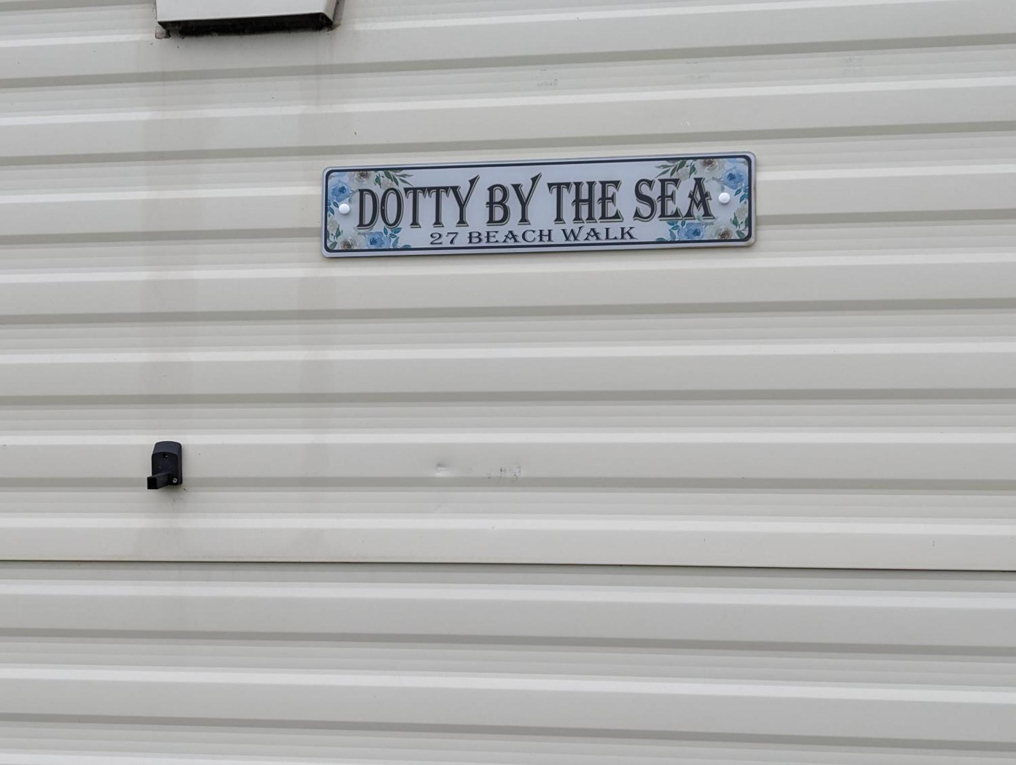Willa Dotty By The Sea, 27 Bw, St Osyth Beach - Price Is Whole Caravan With Field Views Saint Osyth Zewnętrze zdjęcie